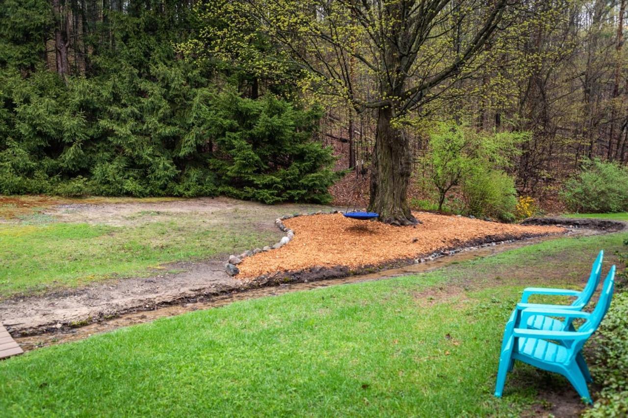 Cedar Creek Cottage Close To Downtown Traverse City Beaches And The Tart Trail Exterior photo